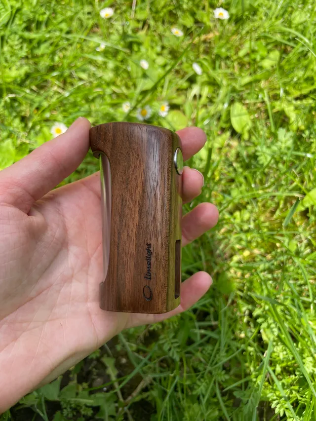 Limelight Freehand M Akkuträger Walnut Wood DNA60C poliert